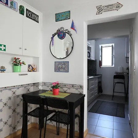 Cosy Flat In The Heart Of Alfama *