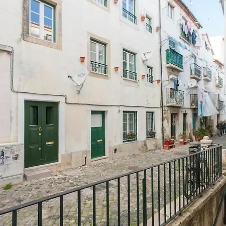Cosy Flat In The Heart Of Alfama *